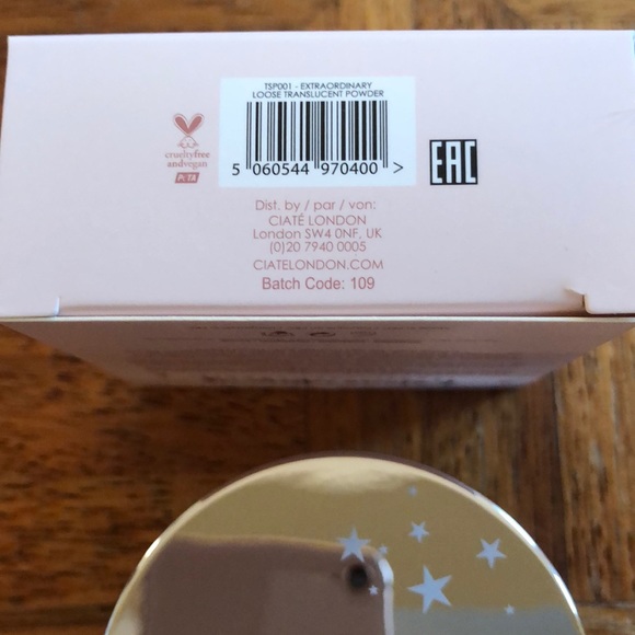 Translucent Powder CIATÉ LONDON Extraordinary - Picture 6 of 8